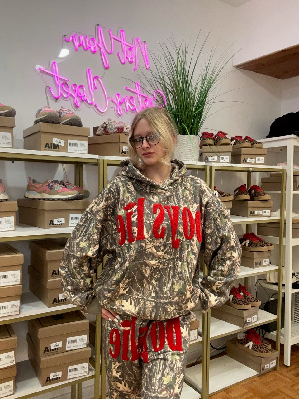 Manhunt Kimmy Pant Boys Lie