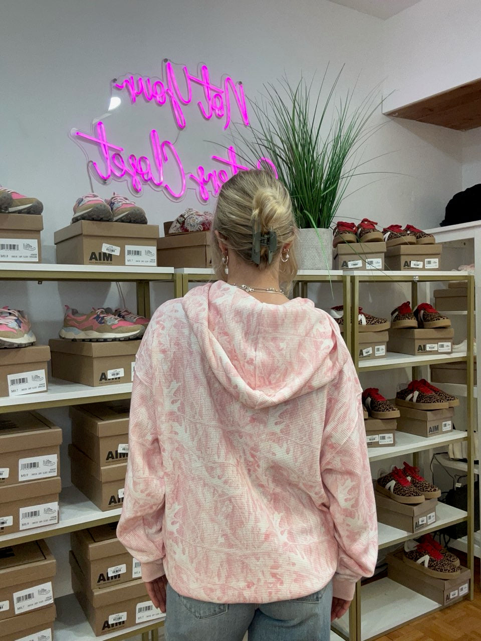 Pink Manhunt Racer Boys Lie